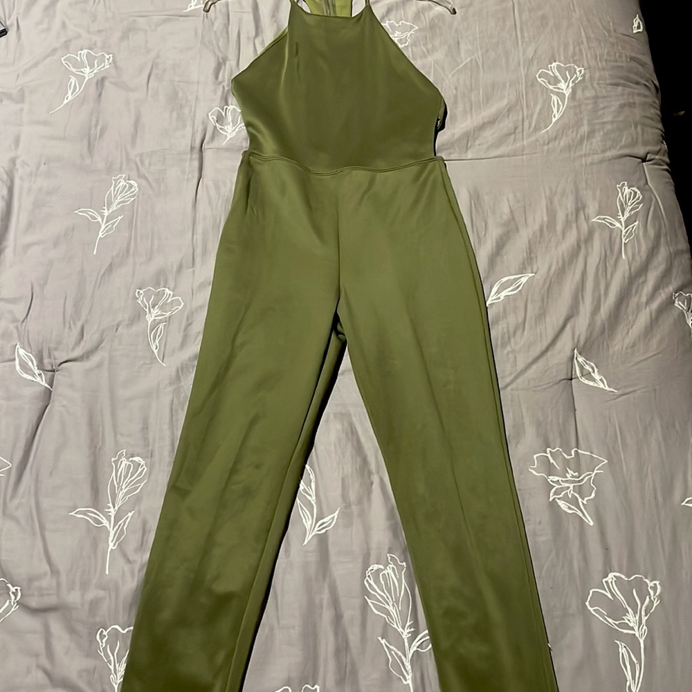 Beautiful fitted pant jumpsuit